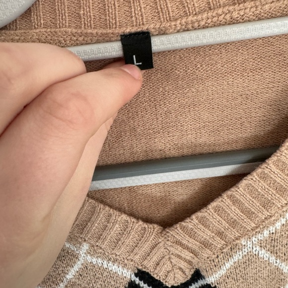 Cropped ColorBlock Sweater - Picture 3 of 4